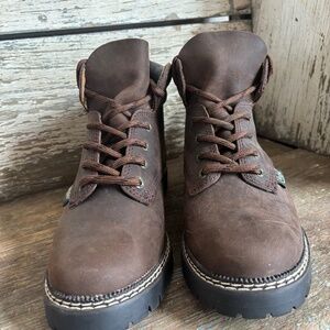 Candies Never Worn Woman’s Hiking Boots Brown Size 9.5